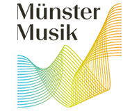 Signet zum Jubiläum: farbige Wellenlinien mit Schriftzug 'Münster Musik'