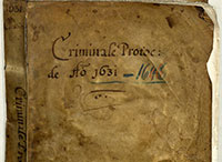 Foto mit dem Einband eines Bandes Kriminalprotokolle von 1631-1648