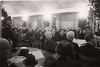 Foto von der konstituierenden Sitzung der ersten ernannten Stadtvertretung, 30.1.1946