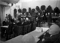 Foto der Eröffnungssitzung der ersten ernannten Stadtvertretung am 30.1.1946