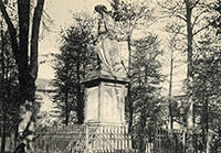 Foto Kriegerdenkmal "Trauernde Germania"