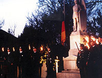 Kriegerdenkmal Albachten vor der Umsetzung auf den städitschen Friedhof.