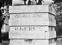 Foto des Adler-Denkmals