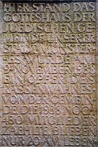 Foto von der Inschrift des Gedenksteins