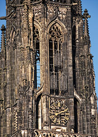 Drei Täufer-Körbe am Kirchturm der Lambertikirche