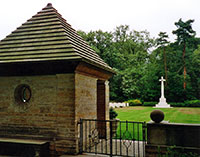 Eingang zum britischen Ehrenfriedhof