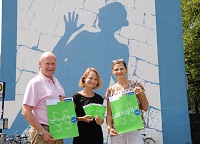 Paragraphen-Infos für junge Leute (v.l.): Klaus Fröse (ViP), Alina Quasinowski (KI) und Kerstin Meyer (Jib). - Foto: Presseamt Münster. Klaus Fröse (ViP), Alina Quasinowski (KI) und Kerstin Meyer (Jib)
