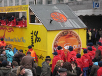 Wagen der Jugendfeuerwehr am Rosenmontag