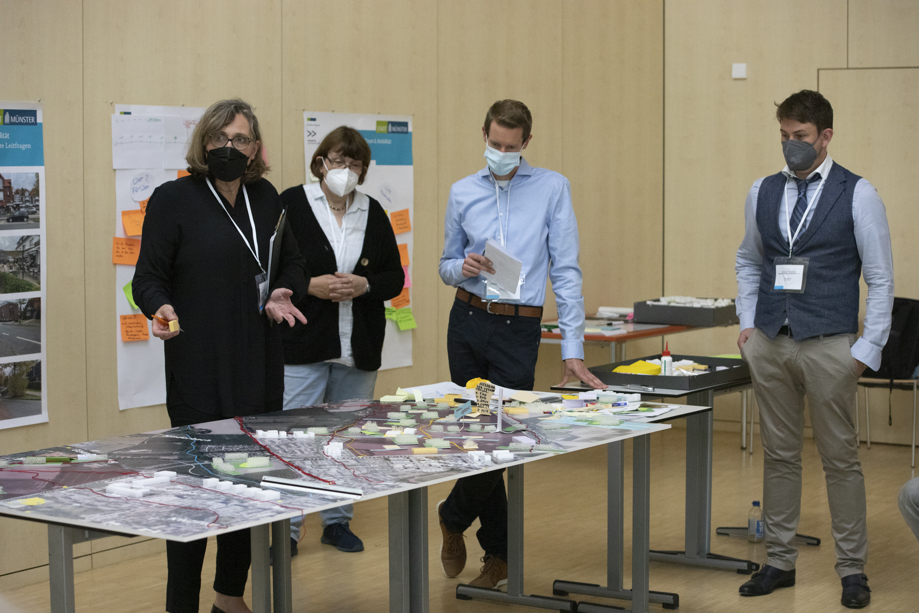 Team 1 während der Gruppenarbeit