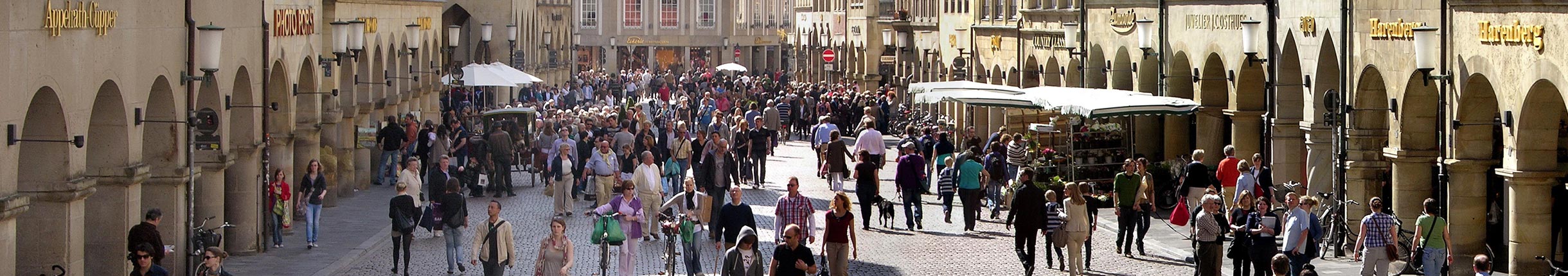 Blick auf den Prinzipalmarkt mit vielen Menschen