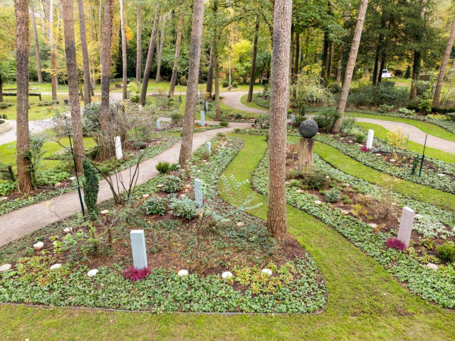 Dauergepflegte Gemeinschaftsgrabstätte "Grüner Raum der Erinnerung"