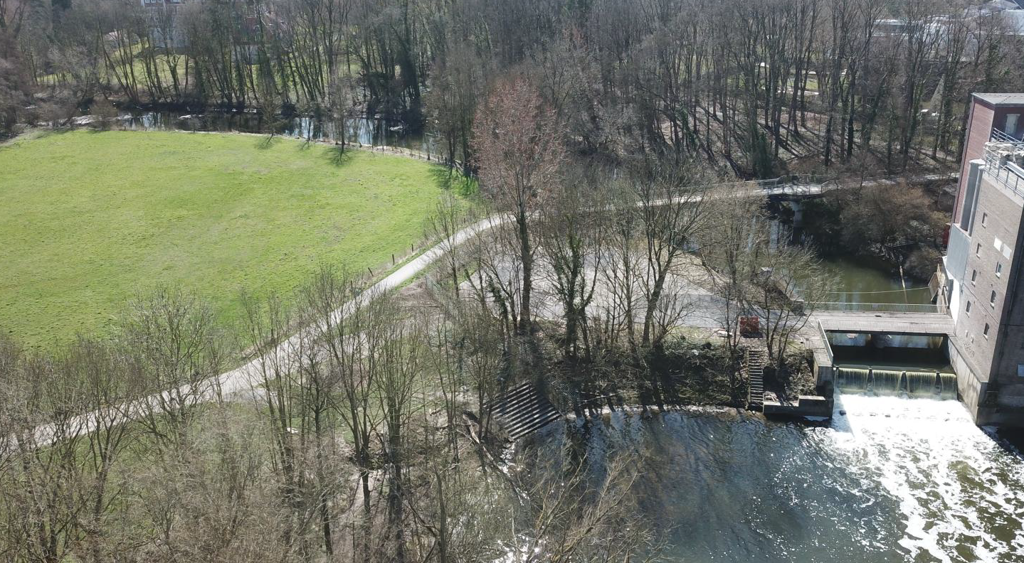 Die Stauanlage an der Werse im Stadtteil Sudmühle von oben