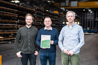 Übergabe des Abschlussberichts zum städtischen Angebot "Startberatung Energieeffizienz" bei der Firma Dünnewald Stahlhandel. Foto: (v.l.) Sebastian Rickert (Bode Planungsgesellschaft), Jochen Reineke (Dünnewald Stahlhandel) und Julian Schütte (Stadt Münster) Übergabe des Abschlussberichts zum städtischen Angebot "Startberatung Energieeffizienz" bei der Firma Dünnewald Stahlhandel. Foto: (v.l.) Sebastian Rickert (Bode Planungsgesellschaft), Jochen Reineke (Dünnewald Stahlhandel) und Julian Schütte (Stadt Münster)
