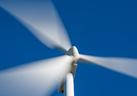 Windkraftanlage (Foto: josealbafotos - pixabay.com) Windkraftanlage mit rotierenden Rotorblättern