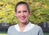 Nadine Somberg Porträtfoto von Nadine Somberg - Beim Klick auf das Bild öffnet sich eine größere Bildversion in einem Pop-up-Fenster.