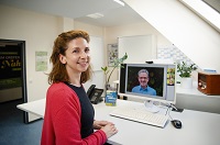 Caroline König von der KLENKO betreut das KlimaTraining-Projekt Caroline König von der KLENKO (betreut das KlimaTraining-Projekt) lächelt in die Kamera.