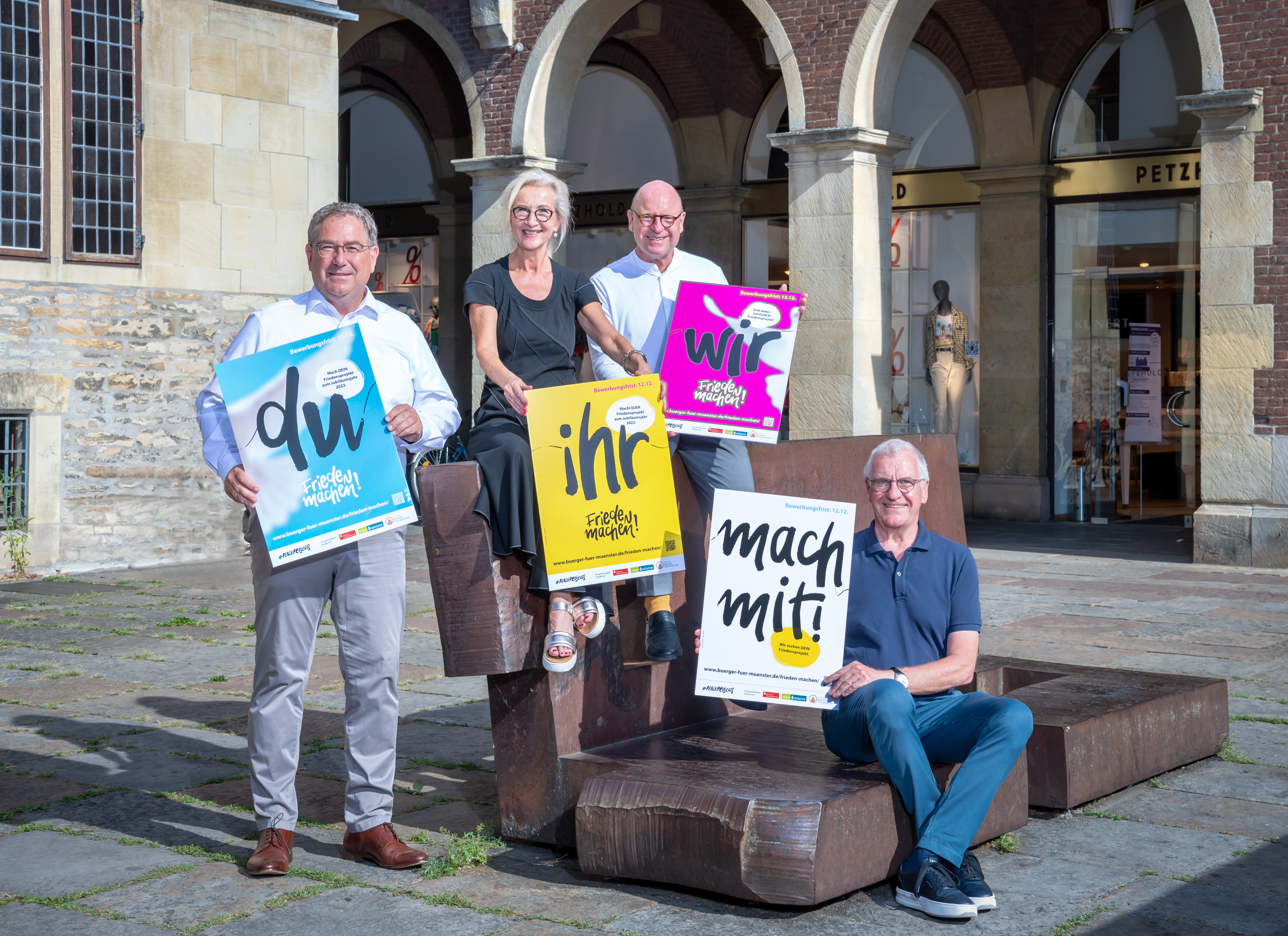 Klaus Richter (Vorstand Sparkasse Münsterland Ost), Bernadette Spinnen (Leiterin Münster Marketing), Oberbürgermeister Markus Lewe und Wilhelm Weischer (Vorstandsvorsitzender Bürgerstiftung). 