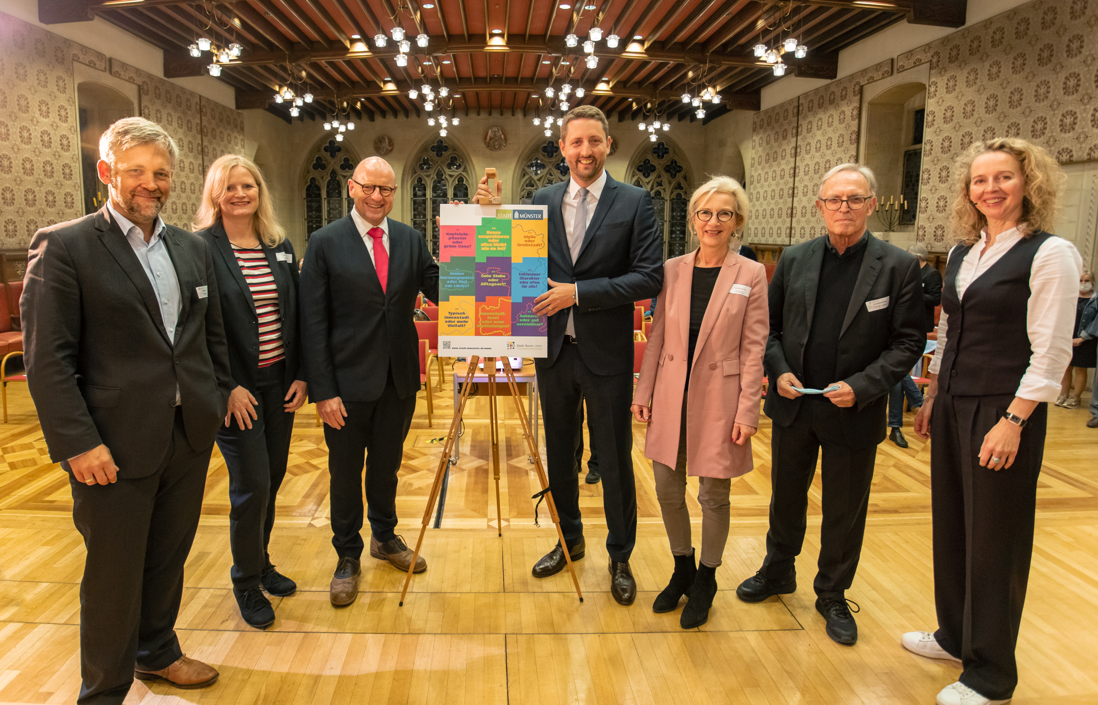 Multiplikatorenabend (v.l.): Thorsten Kausch|Stadtmanufaktur, Simone Thiesing|Stadtplanungsamt, Oberbürgermeister Markus Lewe, Stadtbaurat Robin Denstorff, Bernadette Spinnen|Münster Marketing, Eva Jazdzejewski|Münster Marketing