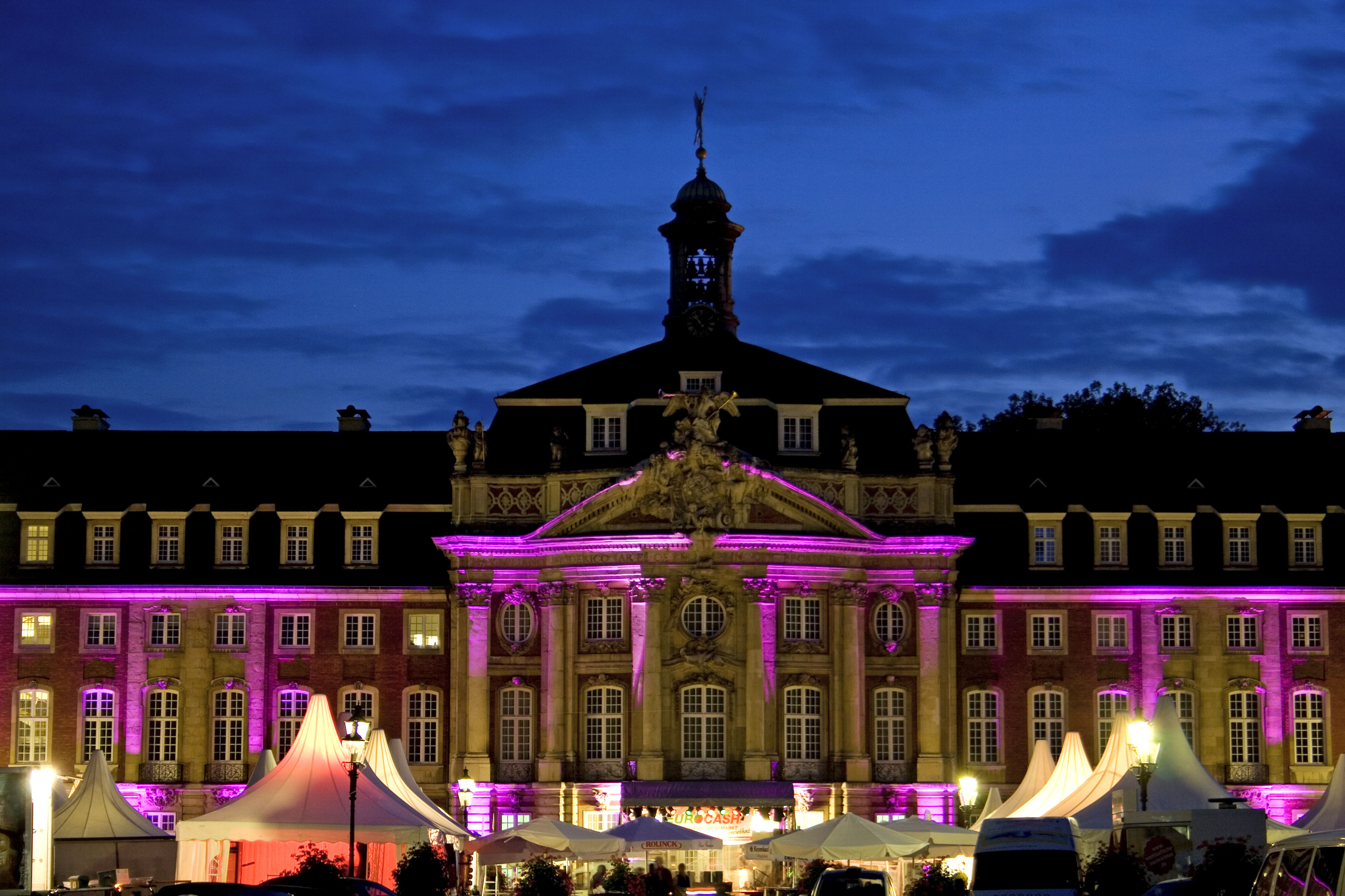 Veranstaltung "Münster verwöhnt" vor dem Schloss in Münster