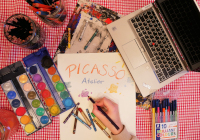 Laptop und Zeichenblock, Foto: Picassomuseum Foto