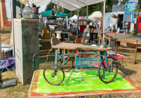 Stand auf dem Flohmarkt Foto