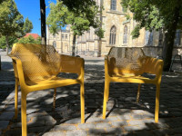 Stühle auf dem Domplatz