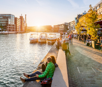 Sommerabend am Hafen