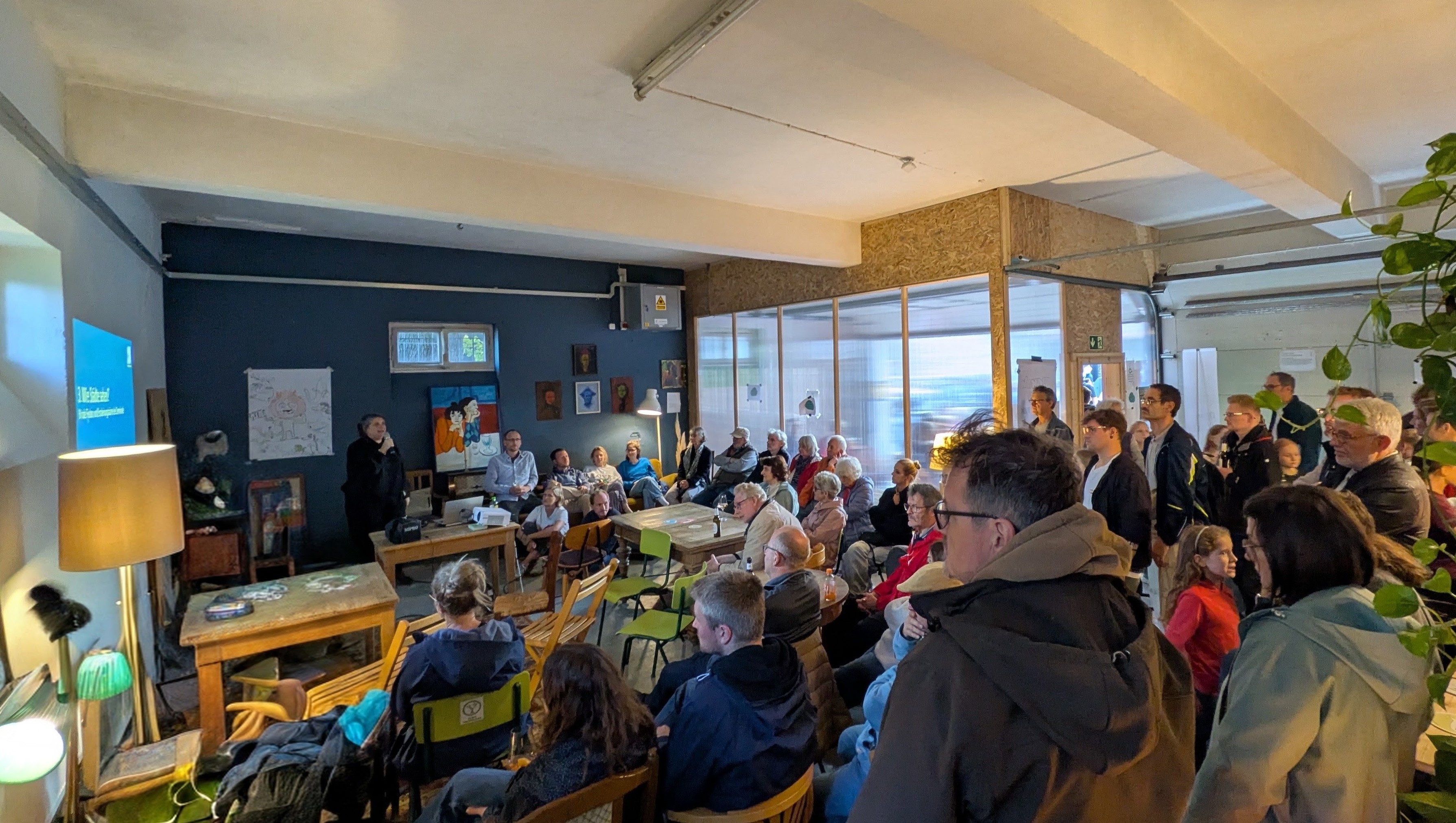 Viele Besucher*innen beim KneipenScience in der Wandelbar Gremmendorf