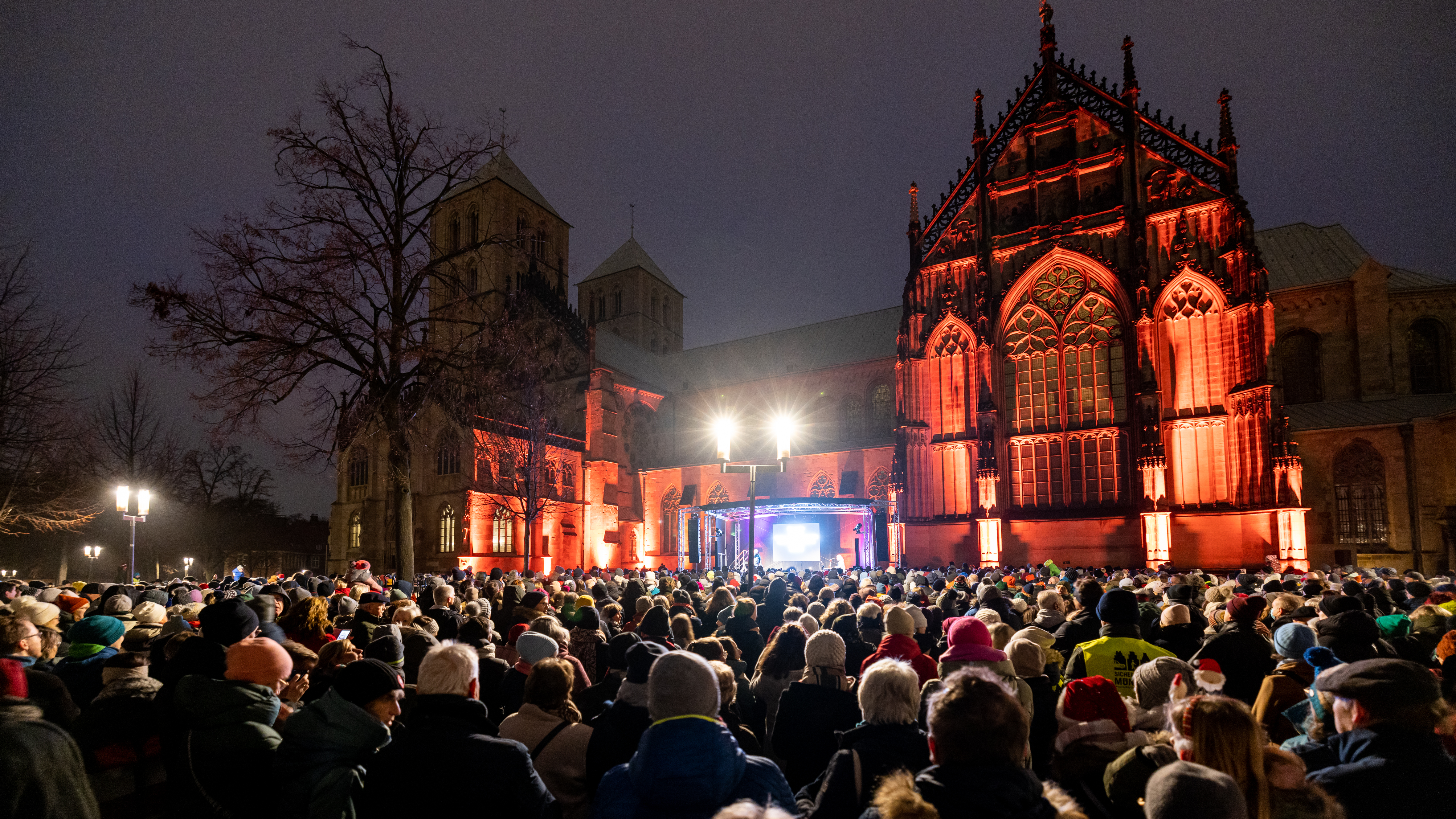 Die Veranstaltung "Münster singt" auf dem Domplatz.