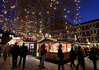 Christmas market on the Syndikatplatz