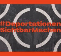 Postkarte mit der orangenen Aufschrift #DeportationenSichtbarMachen