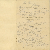 Titelseite des Buches mit handschriftlichen Notizen