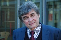 Dr. Matthias Küntzel
