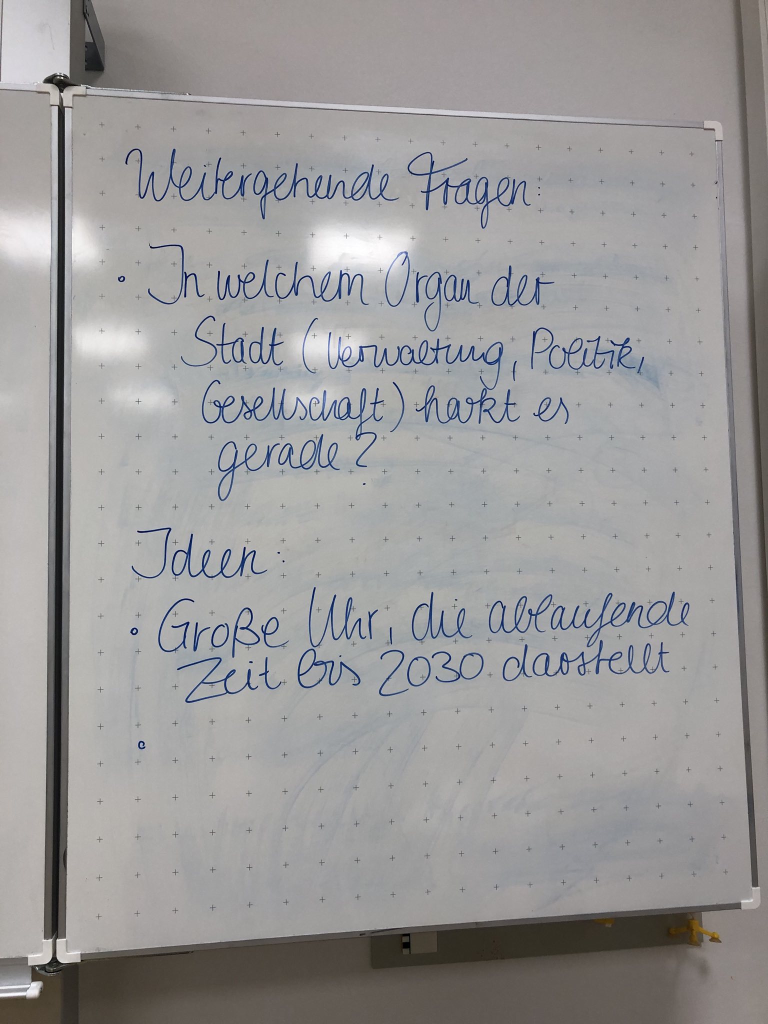 Session 6, von Carlotta: "Wie kommuniziert die Stadt die Klima-Katastrophe und wie geht das auch anders?" (Teil 2)