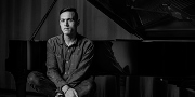 Der Pianist Lorenz Kellhuber