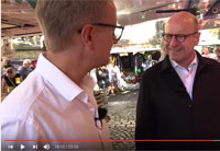 Simon Jöcker und Markus Lewe auf dem Wochenmarkt Foto