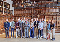Oberbürgermeister Markus Lewe und Vertreterinnen und Vertreter des Jugendrats im Friedenssaal