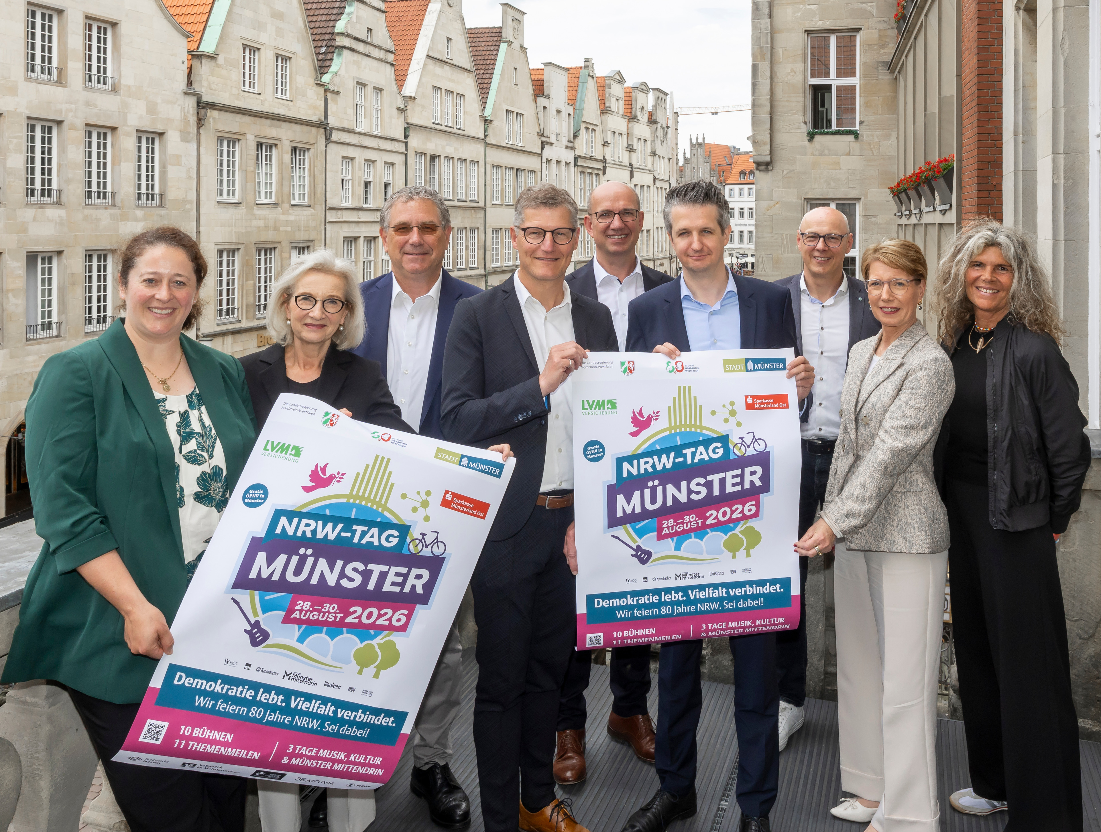 Gruppenfoto auf dem Sentenzbogen