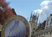 Das Bürgerhaushalt-Signet vor dem historischen Rathaus. | Foto: Presseamt Münster Foto