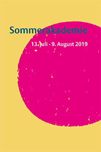 Sommerakademie 2019 Signet der Sommerakademie: roter Kreis auf gelbem Hintergrund mit Schriftzug