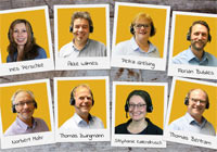 Grafik: Verbraucherzentrale NRW Mitarbeitende der Verbraucherzentrale NRW mit Headsets vor gelbem Hintergrund