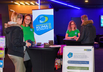 Infostand im Cineplex Ein Infostand der 'Klima-Mischpoke' im Cineplex Münster