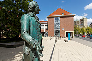 Universitäts-Gründer Franz Freiherr von Fürstenberg Universitäts-Gründer Franz Freiherr von Fürstenberg