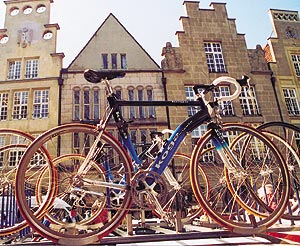 Rennräder vor Prinzipalmarkt-Giebel Rennräder vor Prinzipalmarkt-Giebel