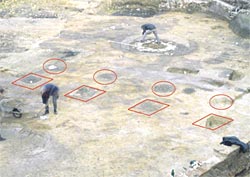 Foto: Der gro�e Pfostenbau des 13. Jahrhunderts