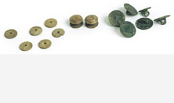 Kn�pfe und Knochenscheiben