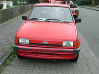 Schrottauto roter Fiesta