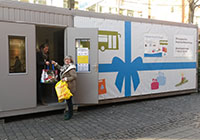 Gepäckcontainer auf dem Weihnachtsmarkt Gepäckcontainer auf dem Weihnachtsmarkt